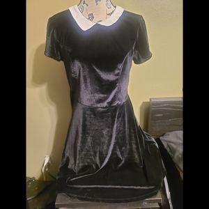 Hot Topic Velvet collared dress.